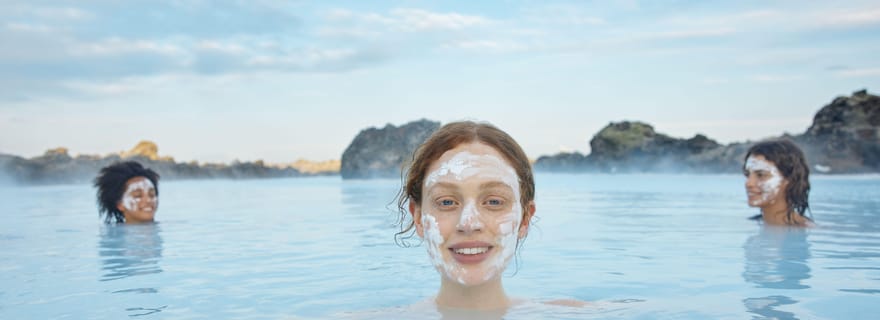 Lagon bleu : forfait d'entrée avec boisson, serviette et masque