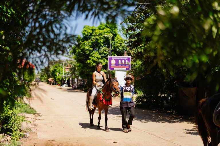 Siem Reap: Private Horseback & Horse-Drawn Carriage Rides (1 hour) Horseback Ride