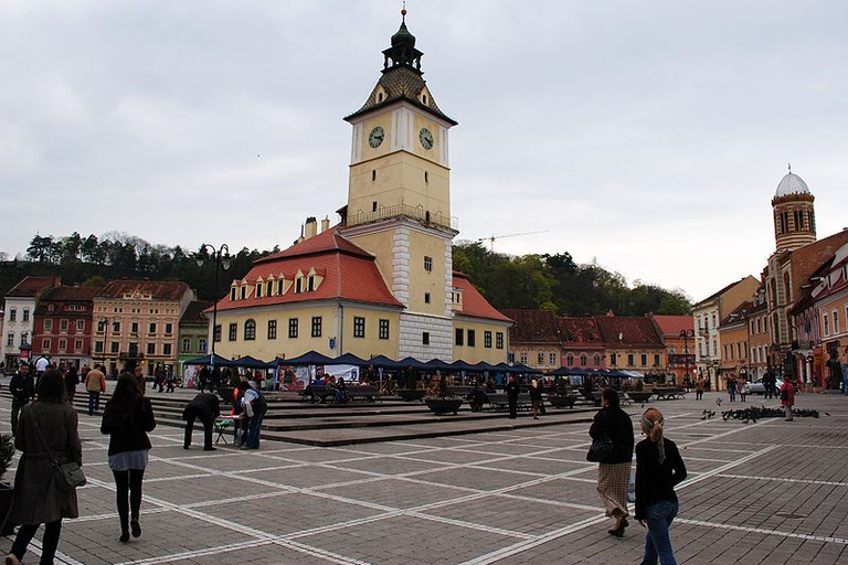 Bucarest : Visite de 12 heures de Peles, du château de Dracula et de BrasovVisite du château de Brasov et de Dracula