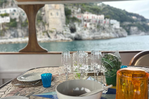 Ischia Island Boat Tour with Local Lunch and Swimming
