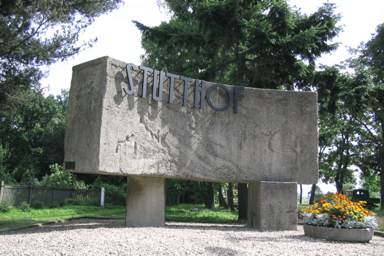 Da Danzica: tour giornaliero del museo del campo di concentramento di StutthofTour in inglese, spagnolo, tedesco, russo, polacco