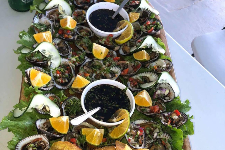Seafood Gastronomic Tour to the Floating Restaurant of Puntarenas by boat