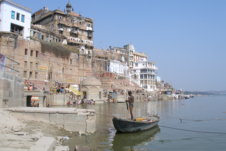 Varanasi : Visite guidée de Varanasi et Sarnath en voiture (journée complète)Voiture climatisée et guide touristique en chair et en os