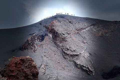 Etna: Guidad vandring i toppområdet med linbanefärd