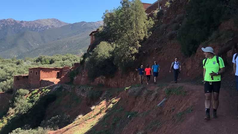 Excursion d'une journée à partir de Marrakech pour découvrir les villages berbères et les mines de sel de Ouirgan - excursion