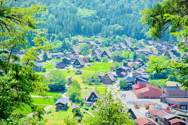 Kanazawa: Shirakawago, Gokayama, and Takayama Full Day Trip