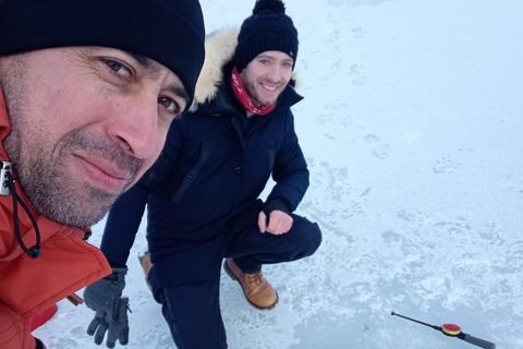 Ab Helsinki, Eisangeln mit Essen und Trinken.