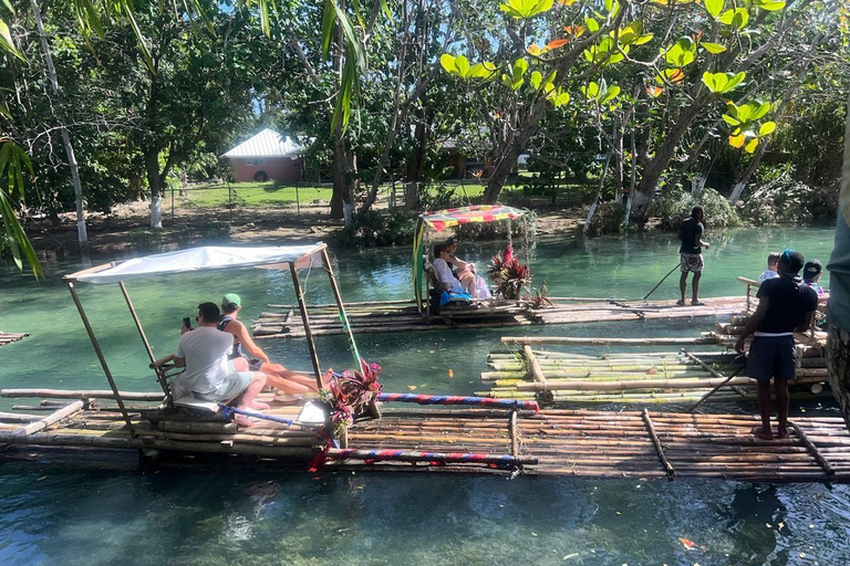 Montego Bay: Rafting en el río Lethe y compras desde Ocho Ríos