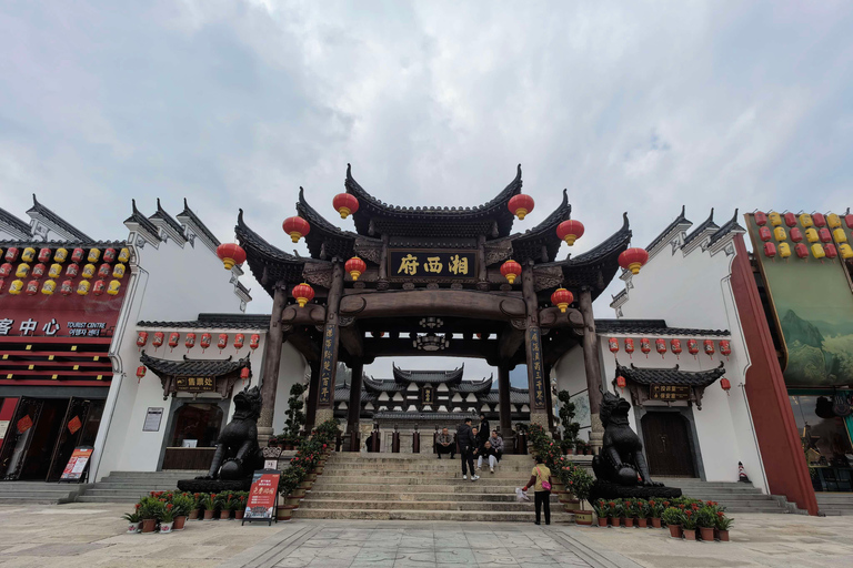 Zhangjiajie: 1-Day Avatar Peak Xiangxi Culture Tujia Feast Small Group Avatar Tianzishan Xiangxifu with Tickets