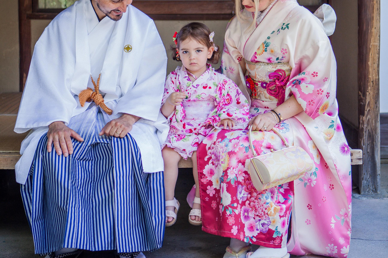 Kyoto: Arashiyama Kimono Rental with Free Hairstyling Premium Kimono Upgrade (Furisode / Samurai Hakama)