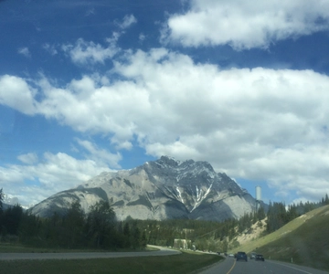 Minivan Airport Shuttle: Canmore <---> Calgary