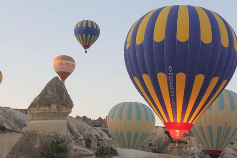 Göreme: Sunrise Göreme Valley Balloon Flight with Breakfast