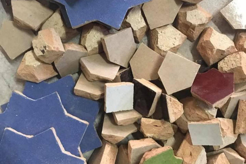 丹吉尔工作坊：制作属于你的 Zelij 瓷砖，并将其带回家丹吉尔工作坊：制作自己的 Zelij 瓷砖并带回家