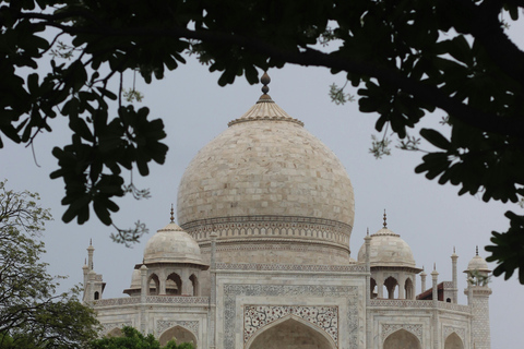 Da Delhi: Tour di 2 giorni ad Agra con visita all'alba del Taj MahalTour con alloggio a 4 stelle