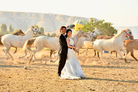 Cappadocia: Servizio fotografico privato con abito volanteTiro al tappeto