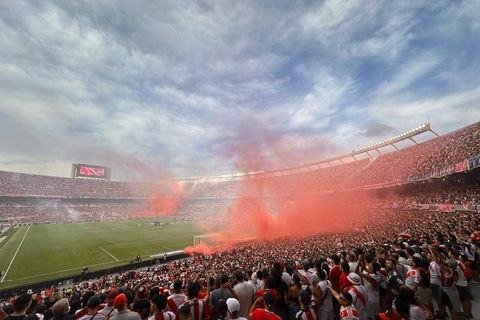 Buenos Aires: Zobacz mecz River Plate z transportem i lokalnymi atrakcjami