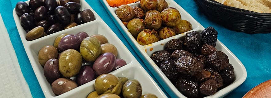 Ville de Tavira et fabrique d'olives