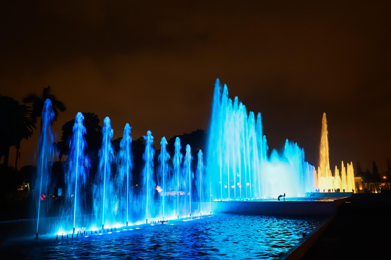 Lima: spettacolo illuminato del Circuito de Agua MágicoLima: spettacolo illuminato del Circuito de Agua Mágico (Circuito dell&#039;acqua magica)