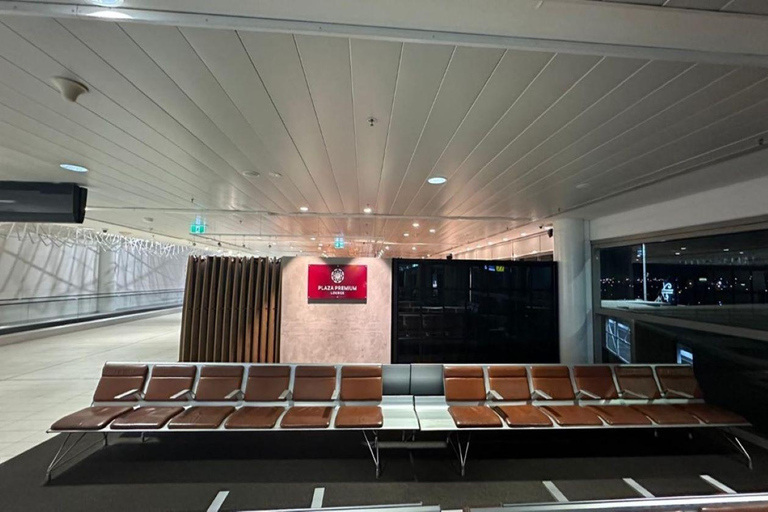 Brisbane Airport (BNE): Premium Lounge EntryInternational Departures: 6-Hour Entry with Shower