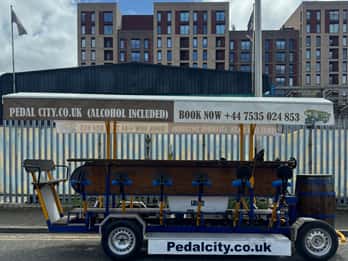 Newcastle: tour in bici con musica e bevande