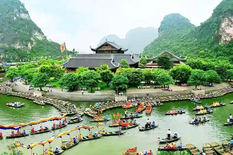 From Hanoi :Ninh Binh Trang An - Bai Dinh and Mua Cave Trip