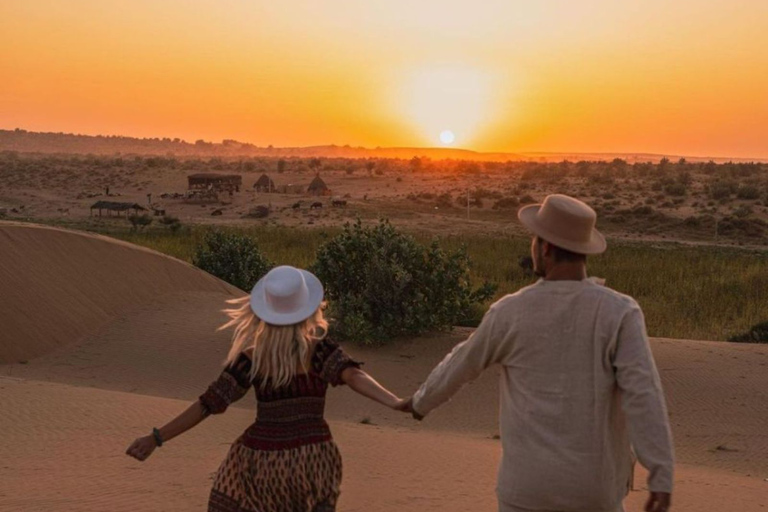 Desde Jodhpur : Excursión de 4 días a Jaisalmer y Jodhpur en cocheVisita en coche con conductor (sin guía)