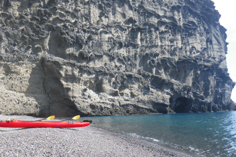 Santorini: South Sea Kayaking Tour with Sea Caves and Picnic Tour with Transfer