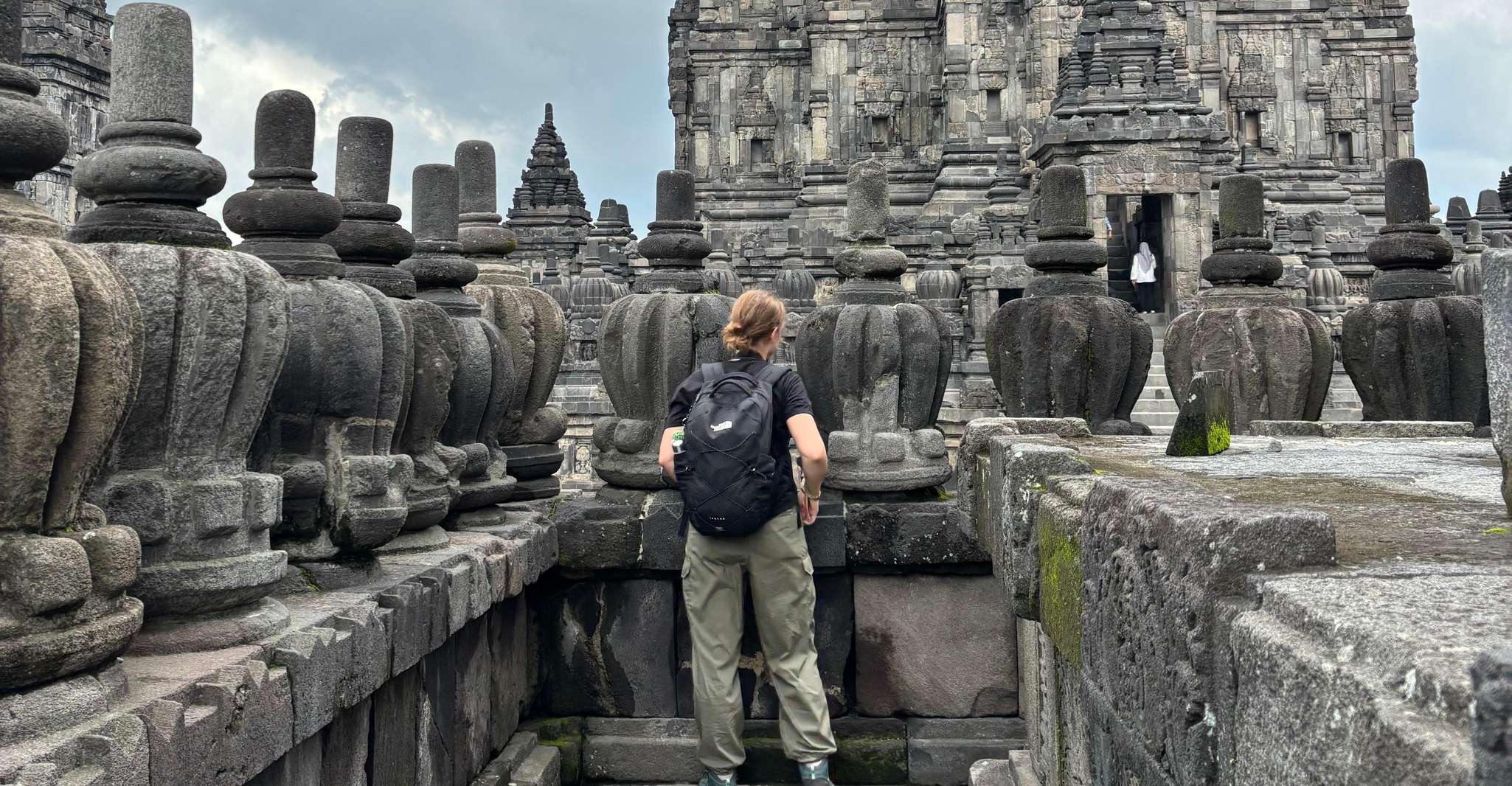 Yogyakarta: Borobudur Sunrise Climb & Prambanan with Ticket photo 13