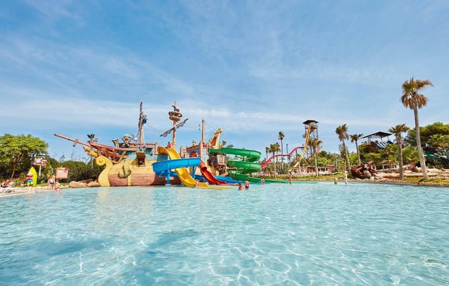 Barcelona: excursie de o zi la PortAventura și Caribe Aquatic Park