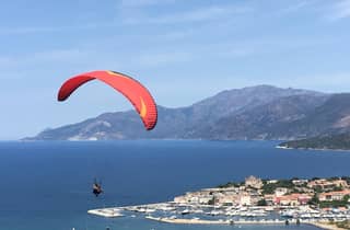 Schnupperkurs / Tandemflug mit dem Gleitschirm in Saint Florent