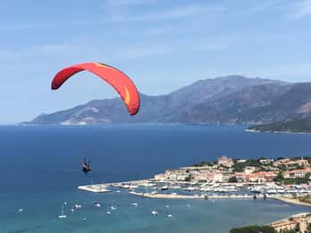 Flygning / Tandemflygning med skärmflyg i Saint Florent