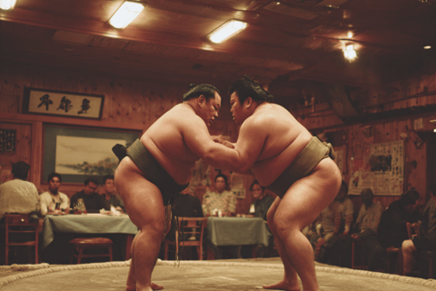 Kioto: doświadczenie sumo z drinkiem i zdjęciemKioto: doświadczenie sumo z napojem i zdjęciem