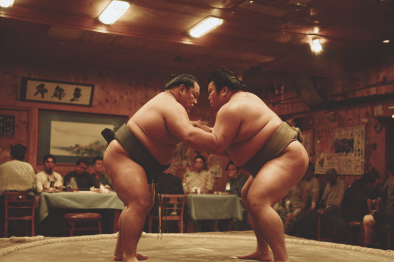 Kioto: doświadczenie sumo z drinkiem i zdjęciemKioto: doświadczenie sumo z napojem i zdjęciem