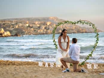 Sesión de fotos de proposición con un fotógrafo profesional en Malta