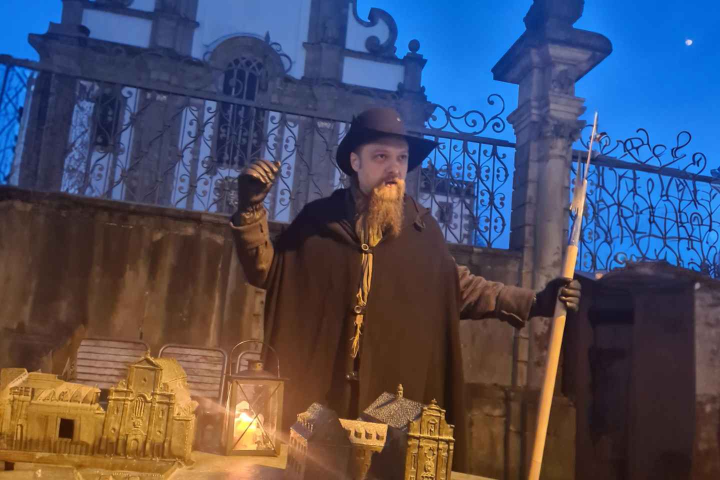 帕德博恩：夜巡守卫冒险之旅