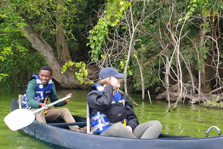 Aventura en canoa/kayak y bicicleta en Arusha con almuerzoExcursión en barco y en bicicleta de día completo en Arusha con almuerzo.