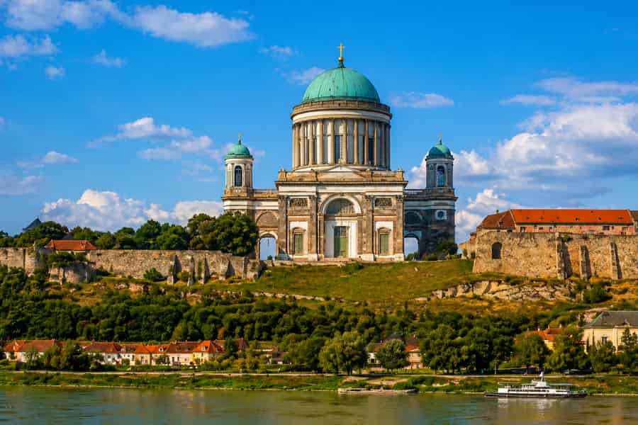 Ab Budapest: Tagestour zum Balaton und nach Tihany mit Esztergom. Foto: GetYourGuide