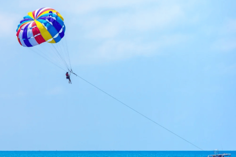 Punta Cana: Parasailing z transportem w obie stronyPojedynczy