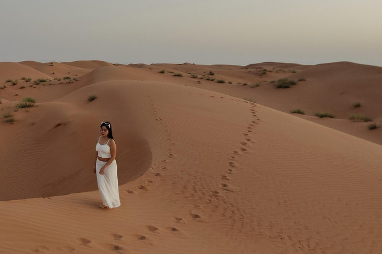 From Muscat: Bedouin Visit, Desert Sunset & Stargazing Tour