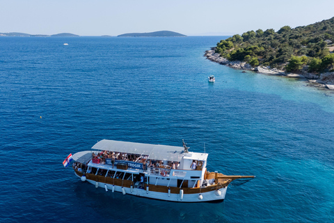 Trogir: 3 Islands, Blue Lagoon & Sandy Beach with Lunch Okrug Gornji: Blue Lagoon – 3 Island Tour with Lunch