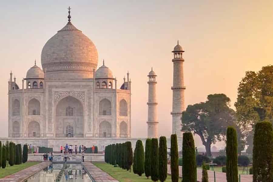 Agra: Tour zum Taj Mahal bei Sonnenaufgang: Express-Ticket, Guide & Fotos. Foto: GetYourGuide Agra: Tour zum Taj Mahal bei Sonnenaufgang: Express-Ticket, Guide & Fotos. Foto: GetYourGuide