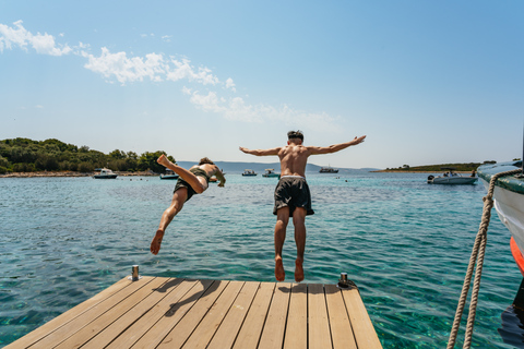 Split : Lagon bleu et visite des 3 îles en bateau à moteur avec déjeunerSplit : Lagon bleu et excursion en bateau à moteur dans les 3 îles avec déjeuner