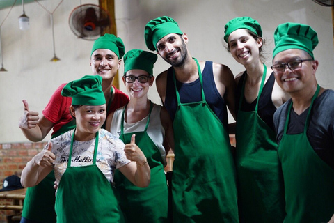 Hoi An: corso serale di cucina con gente del posto nel villaggio delle erbe