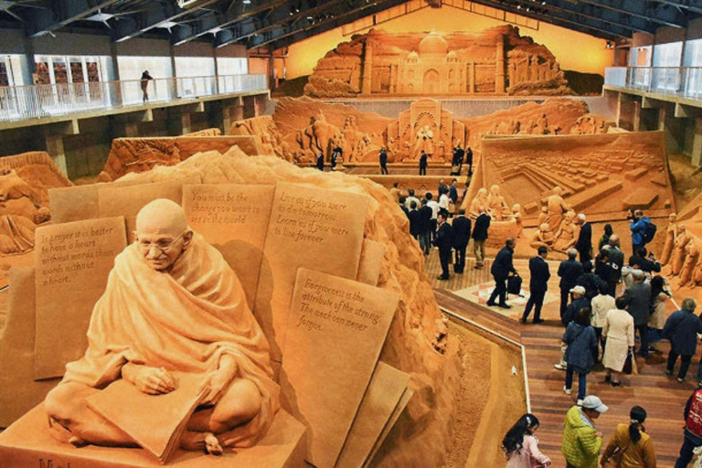 Tottori: Private Tour to Sand Dunes, Museum & Hakuto Coast