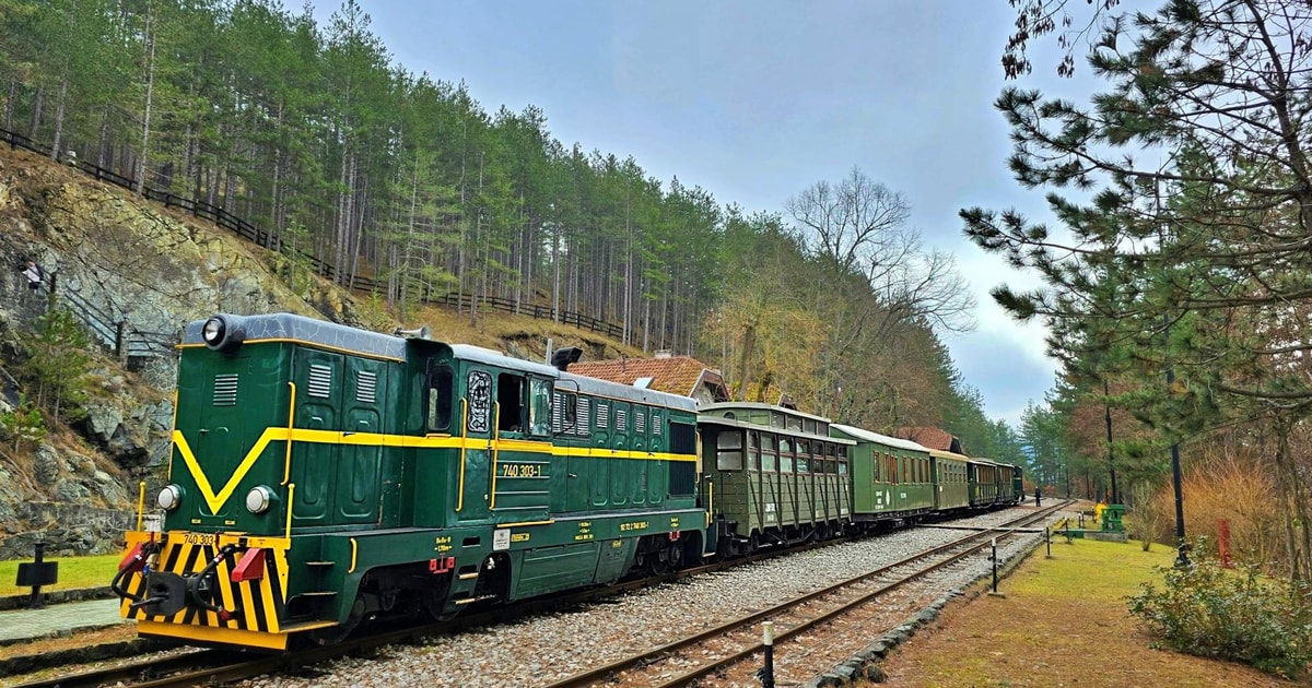 シャルガン・エイト鉄道とタラ山の展望スポット - 2026件（実際の体験