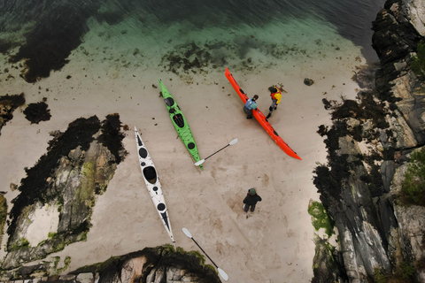 Bergen: Sea Kayaking Tour with Lunch and Transfer Bergen: Sea Kayaking Group Tour with Lunch and Transfer