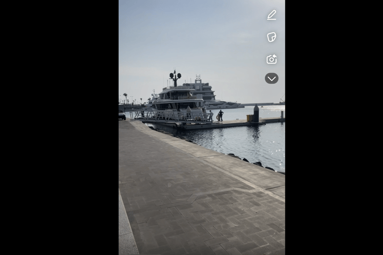 Jeddah: City Highlights Tour with Local Guide private tour