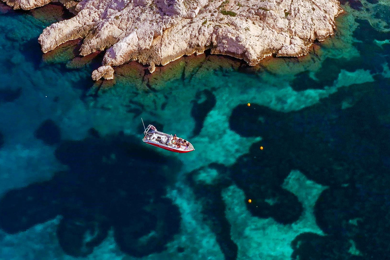 Vanuit Marseille: Iconische rondvaart door de Calanques met snorkelenMiddag rondvaart: Vertrek Vieux-Port