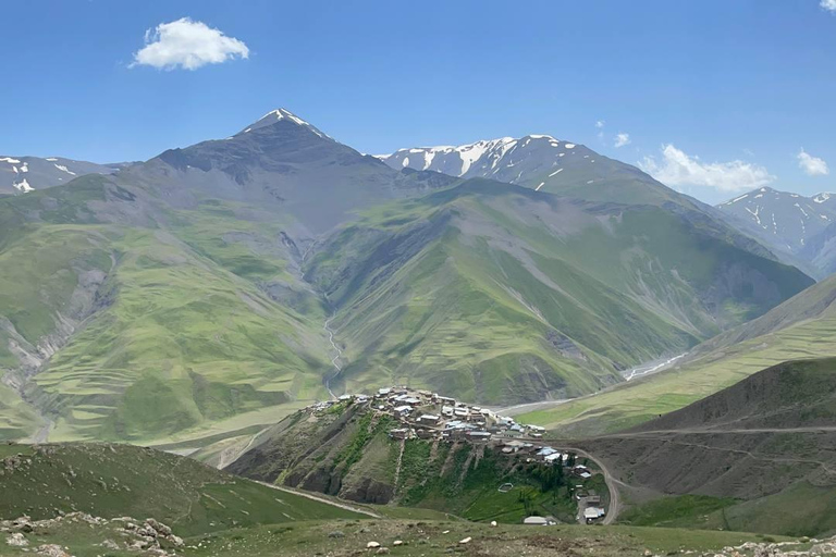 Guba-Khinalig (Tour di un giorno) con visita al villaggio di Khinalig