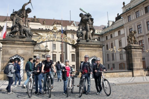 Praag: fietstocht in klein groepje, met privéoptiePraag: privérondleiding per fiets van 1.5 uur